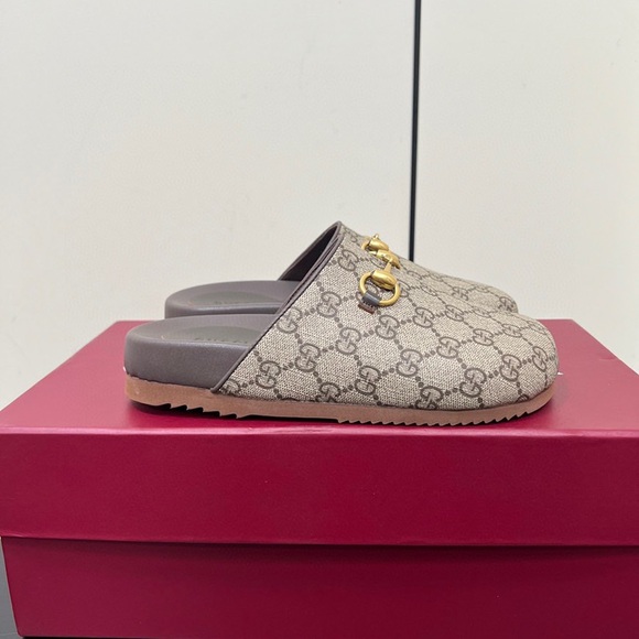 Gucci Women's Tan GG Canvas Mules with Gold Accents - Picture 3 of 5